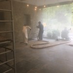 Bruchsteinwand während der Trockeneisbehandlung